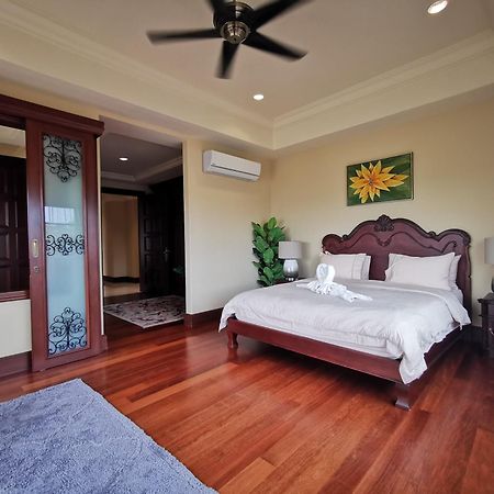 Casa Del Rio Residences Malacca Buitenkant foto